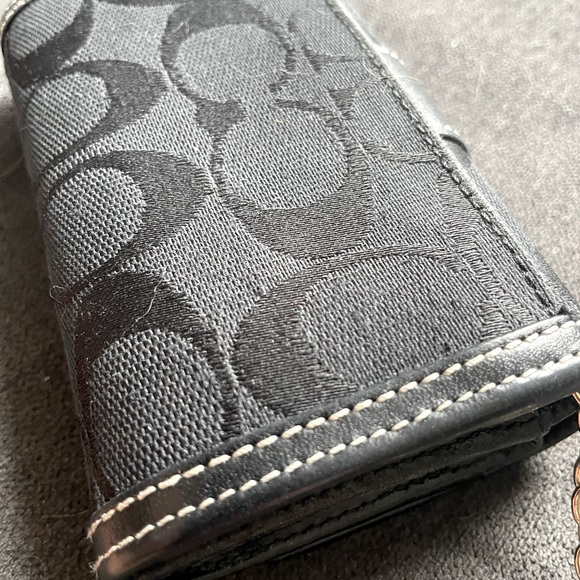 GUC Black Coach wallet - Picture 7 of 9